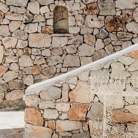 Saranda - Luxury On Ithaca Frikes